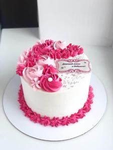 Торт "Розовые рюши"