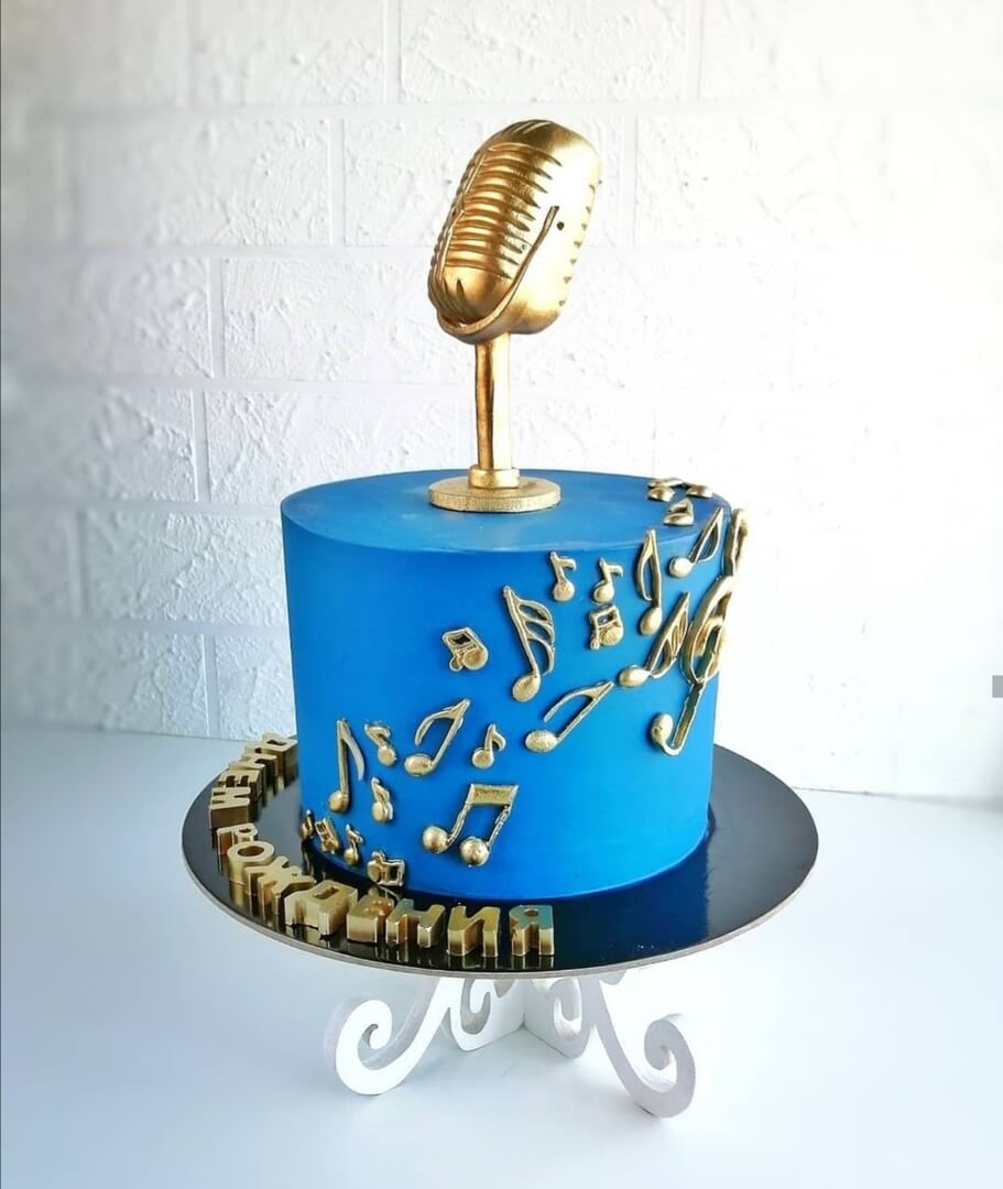 Торт "Золотой микрофон"