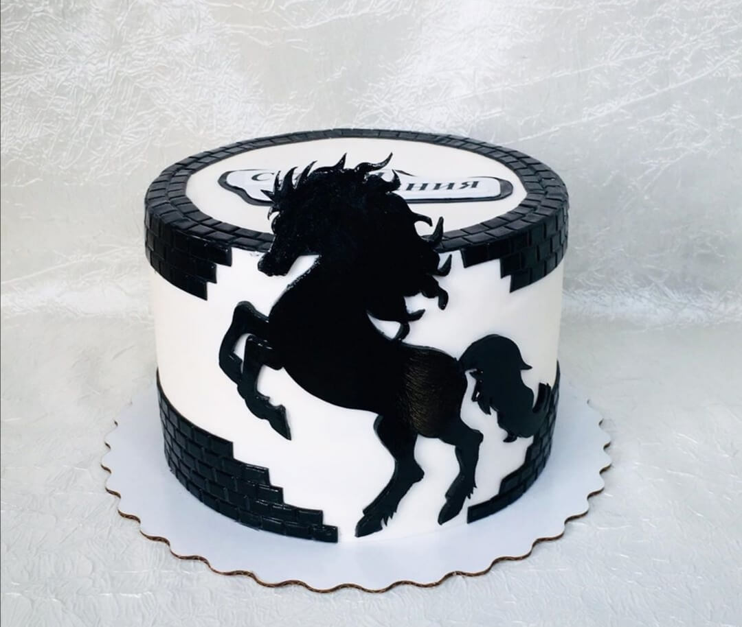 Торт "Вороной конь"